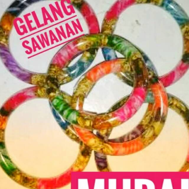 Gelang sawan atau tolak balak.