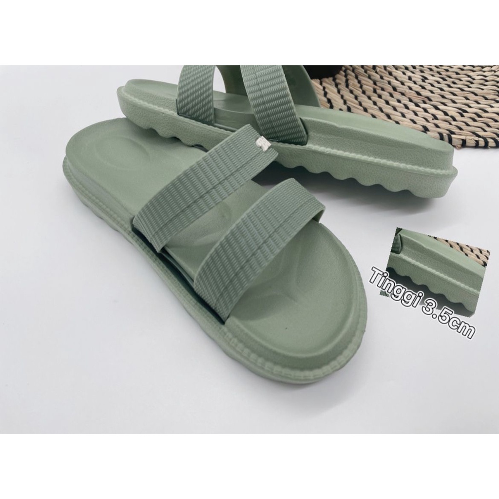 Sandal Perempuan Sandal Slip On Bahan Karet Tidak Licin Simple Terbaru