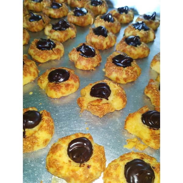 

THUMBPRINT CHOCOCHEESE AGHNIYA BAKERY