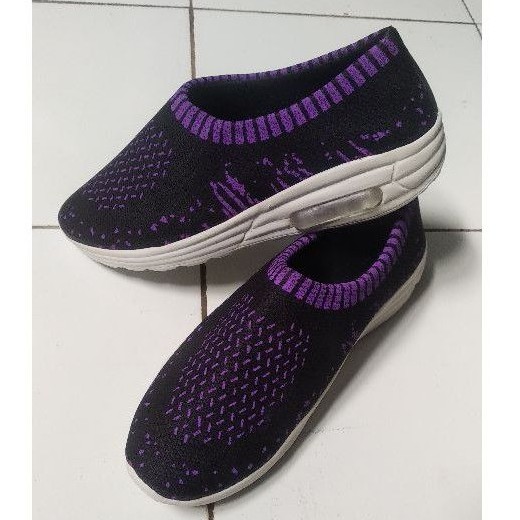 sepatu slip on wanita airmax venom ukuran 36/40