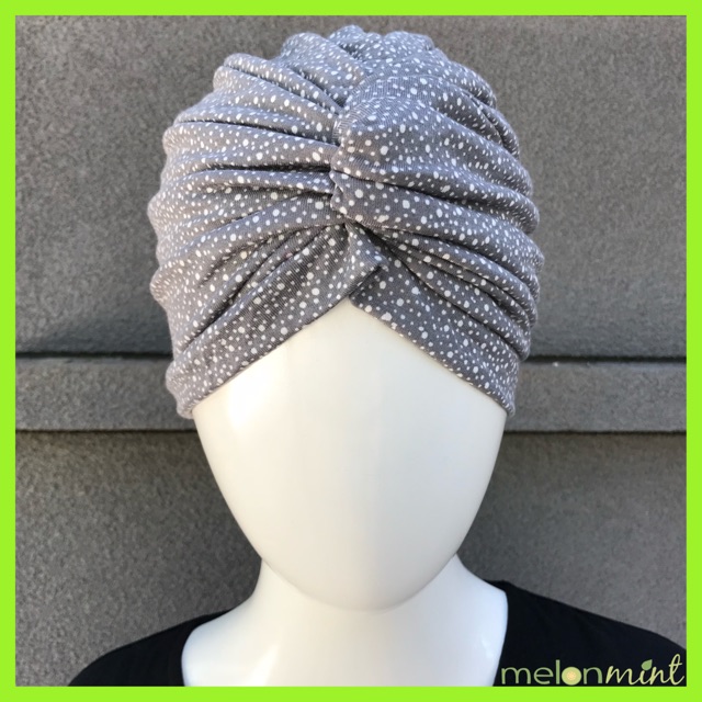 Melonmint Handmade Hijab Turban Instan Dewasa Warna Abu Abu Motif Bintik Bola Polkadot Putih Grosir
