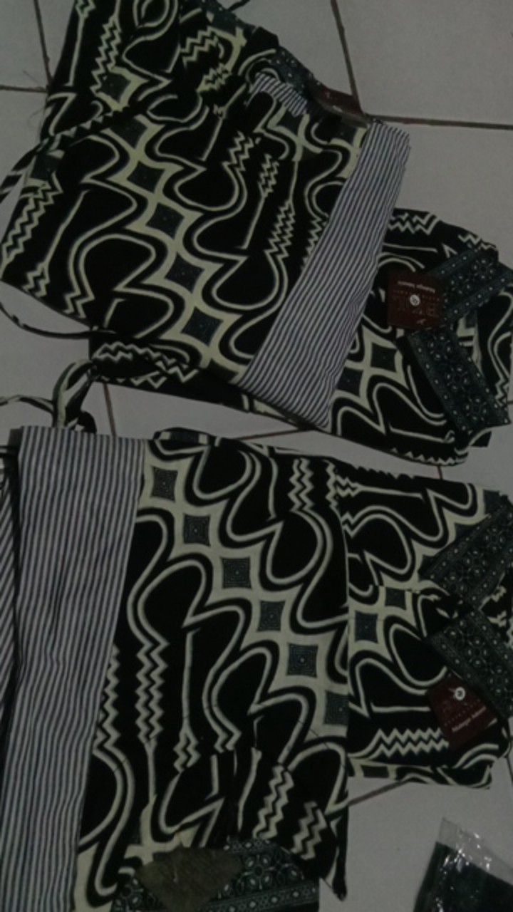 Maura Couple - Sania Ruffle Batik Couple Ori Ndoro Jowi Garansi Termurah Shopee - Batik Modern Solo