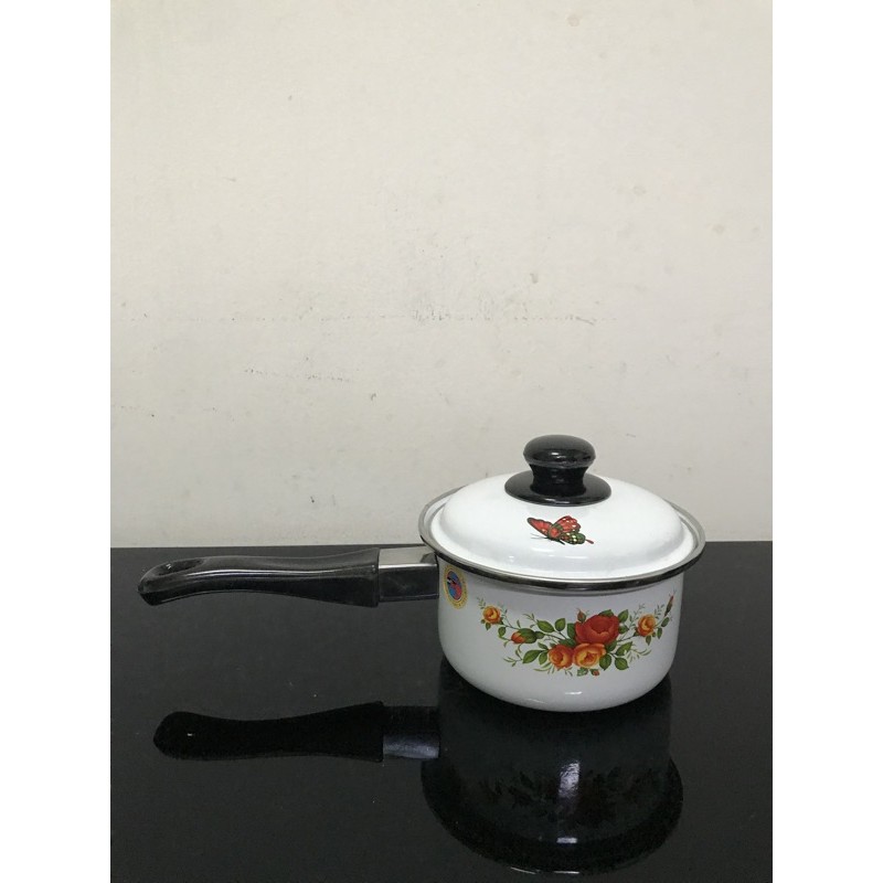 PANCI SUSU ENAMEL / SAUCE PAN 16 CM GAGANG HITAM DENGAN TUTUP