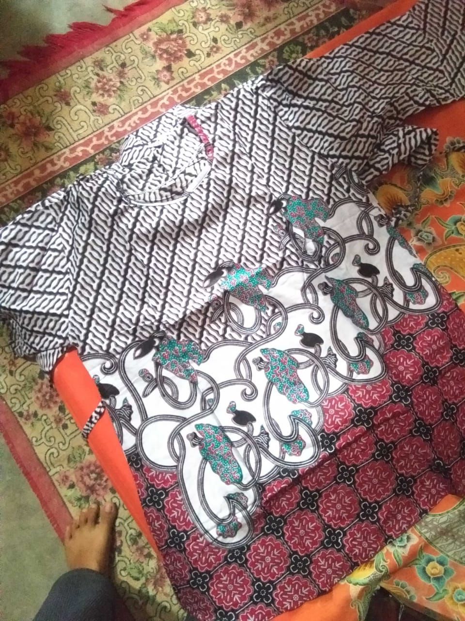 Batik Couple Keluarga - Sania Ruffle Ori Ndoro Jowi Dnt - Motif Morena