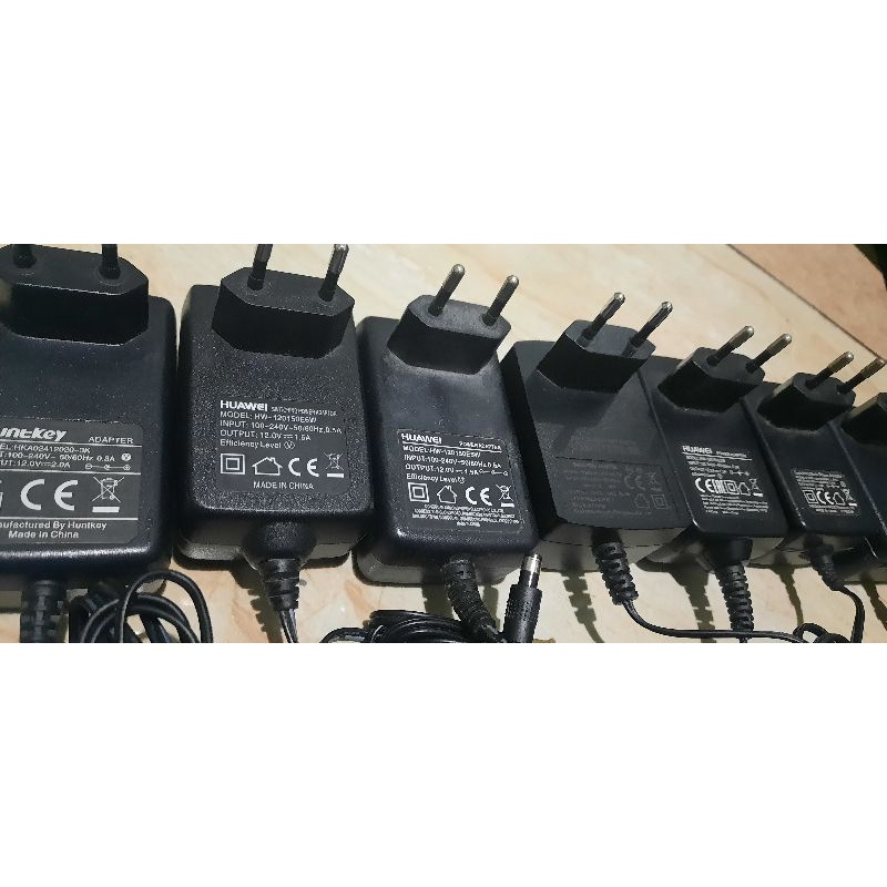 Adaptor 12Volt 1 - 2 A