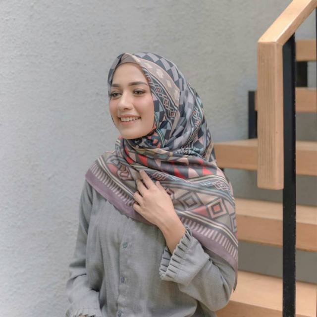Kinaya hanum hijab voal printed scarf by kinaya.id