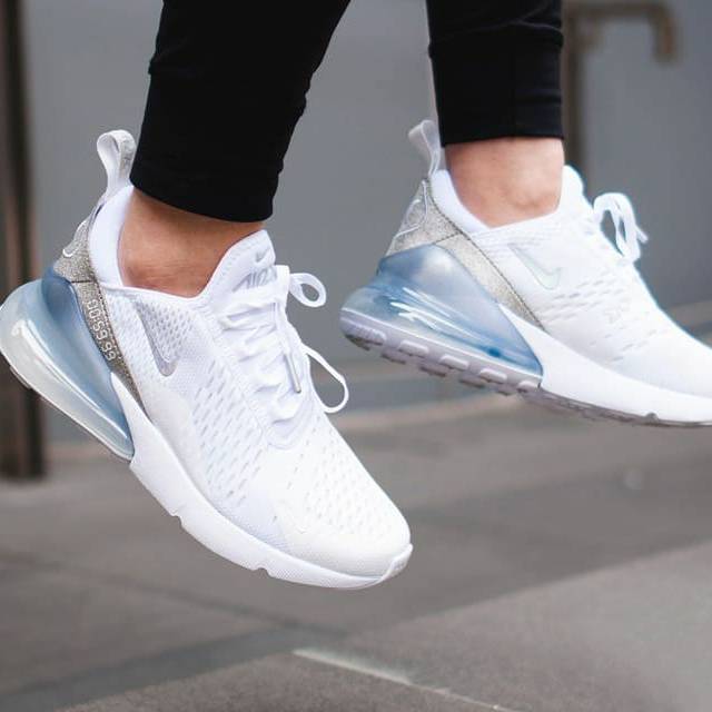 Sepatu premium
Nike airmax 270 stephanie au