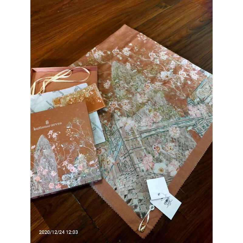 Buttonscarves new British brick