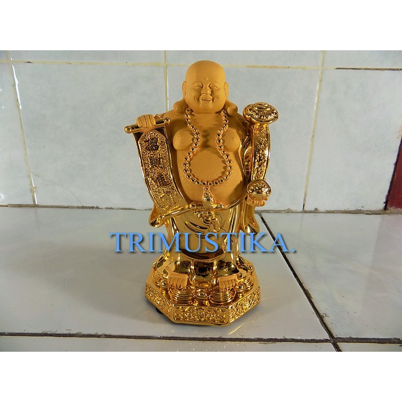 Patung Buddha Mi Le Fo / Budha Maitreya berdiri emas bawa tulisan dan ru yi