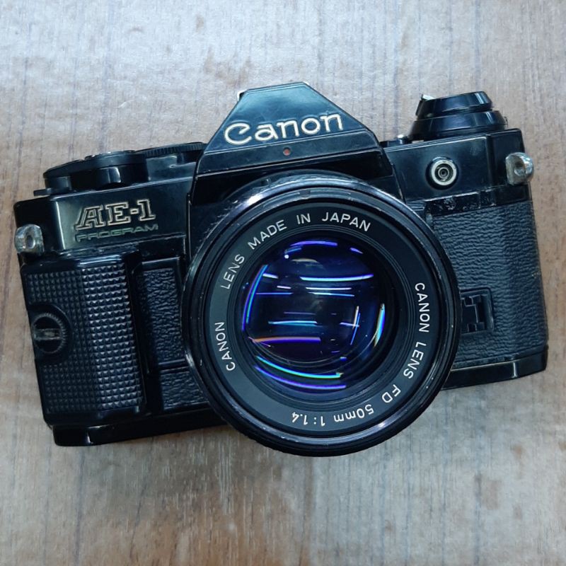 Kamera Analog Canon AE 1 Program Kit Lens