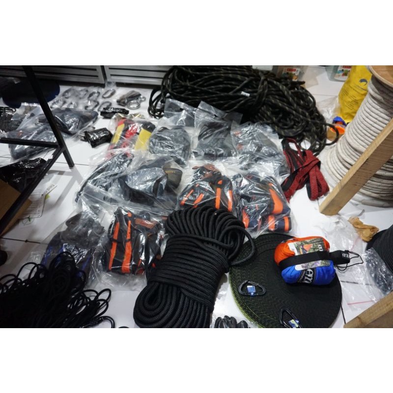 Paket flying fox 100m karmantel helm harness fullbody figure eight carabiner petzl pulley outbound w