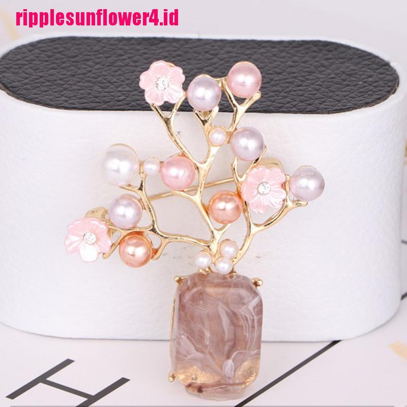 1pc Bros Bentuk Bunga Plum Bahan Metal Warna Pink Aksen Mutiara Untuk Kerah Jas