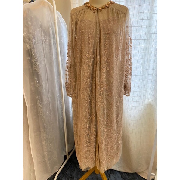 Merras RTW lace dress in nude pink