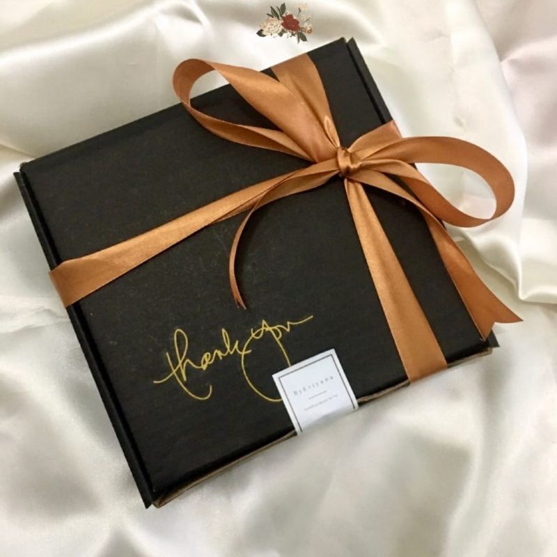 

BOX HAMPERS KOTAK KADO