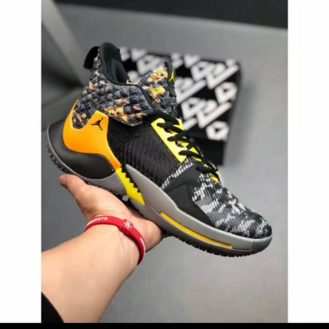 Sepatu Jordan sport black yellow limited edition