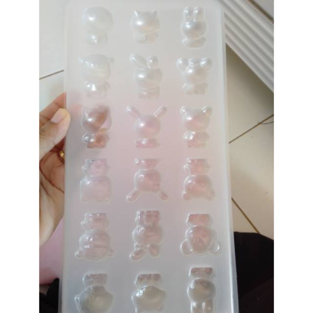 Cetakan cokelat atau puding karakter lucu