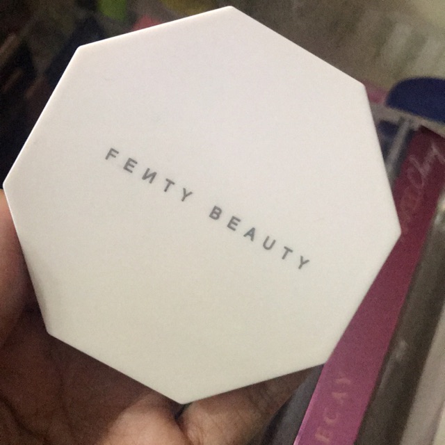 Highlighter fenty beauty