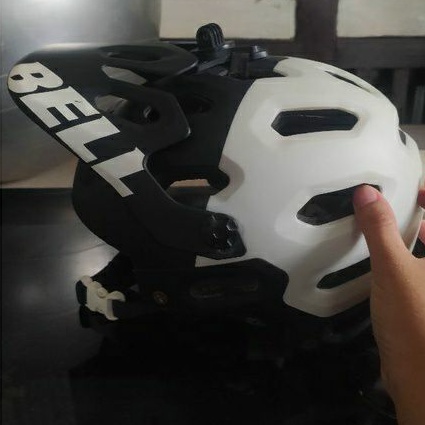 PRELOVED BELL Helm Downhill Enduro second