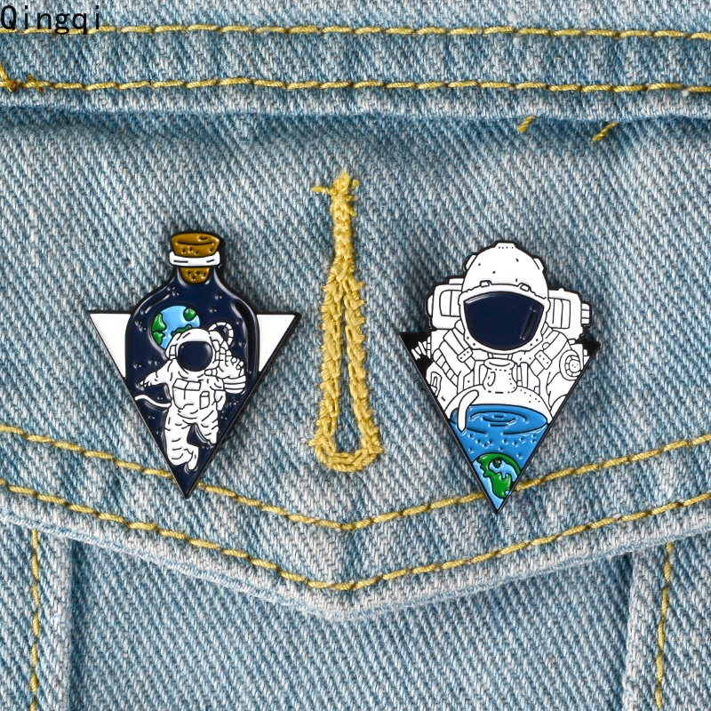 Bros Pin Enamel Bentuk Astronot Luar Angkasa Untuk Anak