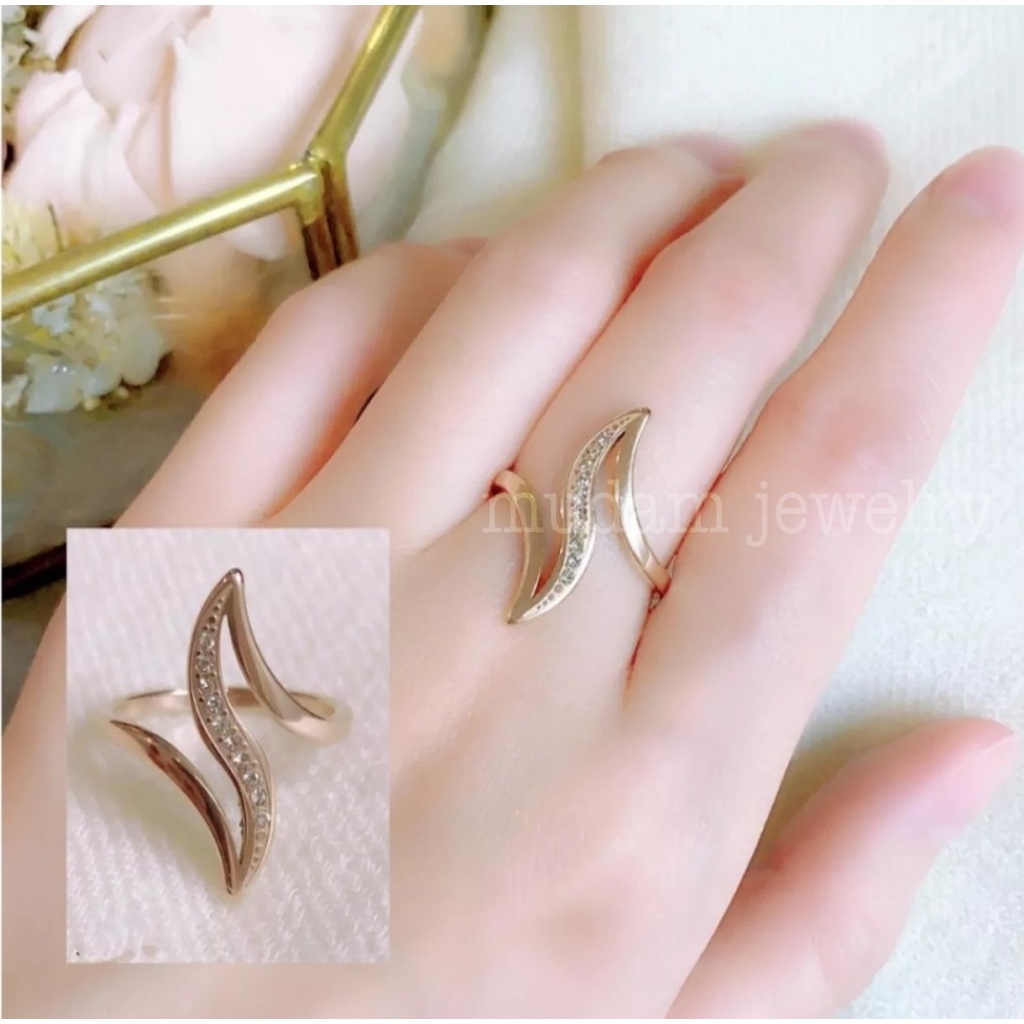 Cincin Titanium Dengan Barisan Permata Artifisial  Tersedia Warna Rose Gold, Gold dan Silver