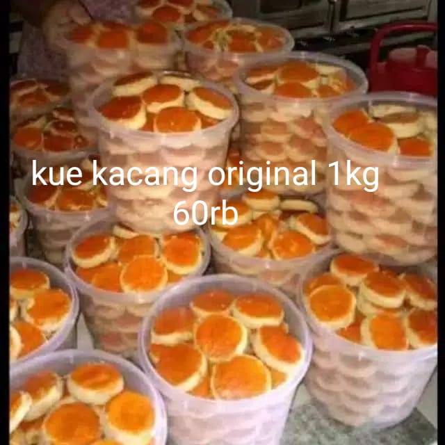 

Cemilan santai kue kacang