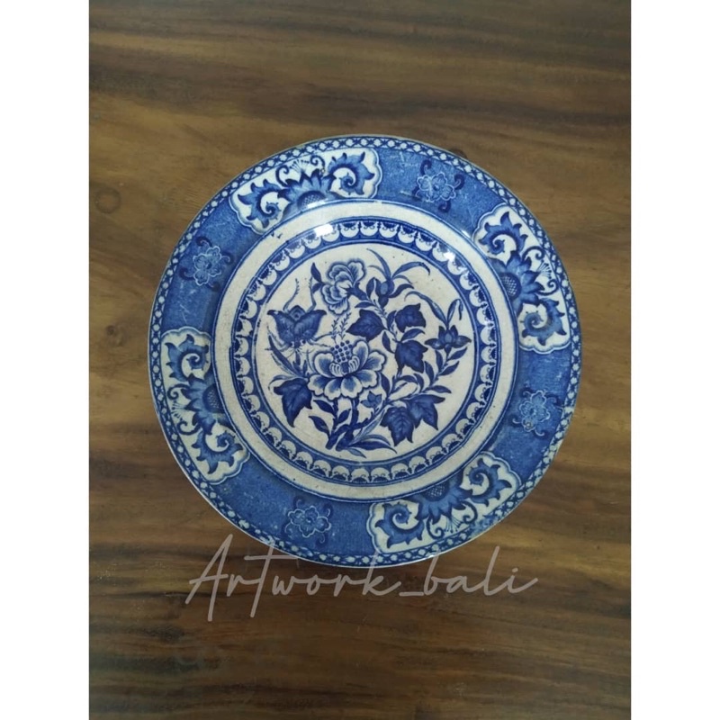 Piring Keramik Antik