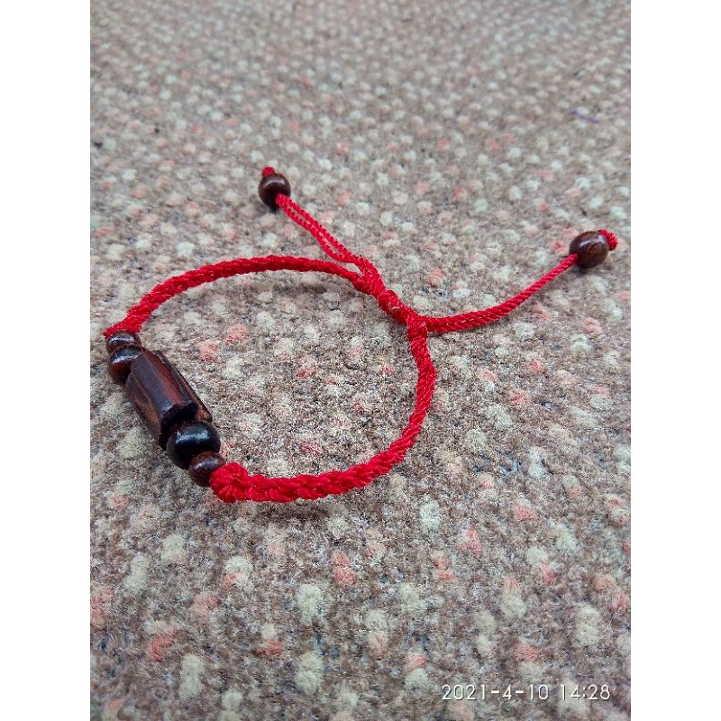 Gelang etnik galih kayu nagasari abstrak kombinasi butiran galih asem 8mm 5mm benang merah kepang