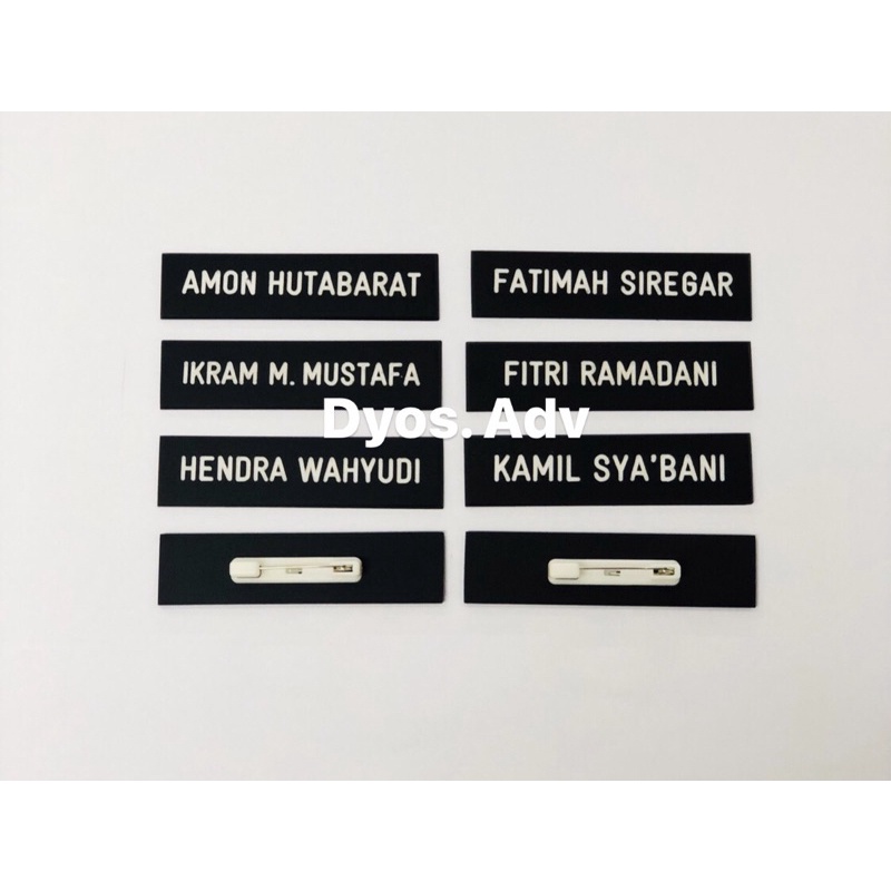 Name tag Nama dada hitam dop peniti