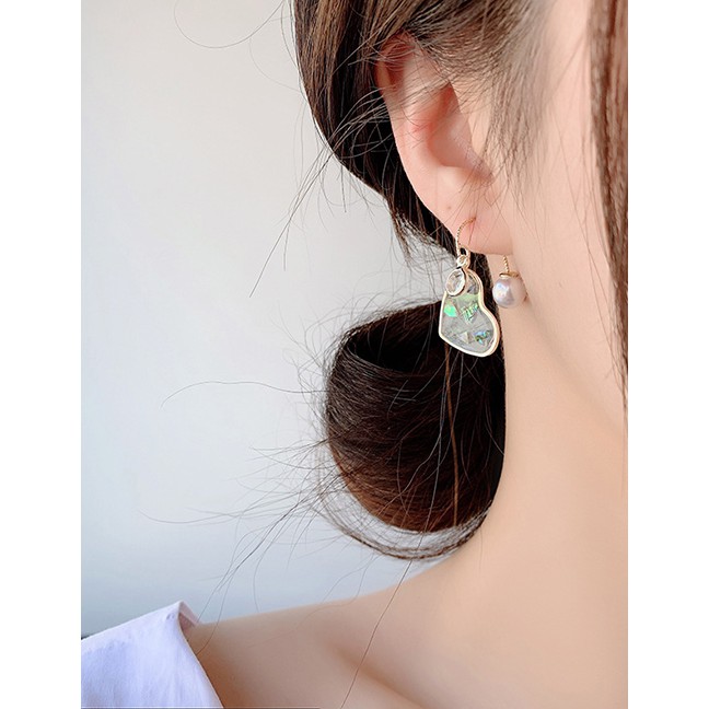 LRC Anting Tusuk Fashion White Pearl Love Zircon Acrylic Gold Foil Earrings K42161