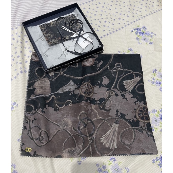 preloved Buttonscarves nautical