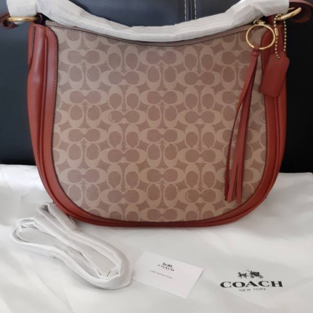 Coach Sutton Hobo Signatute