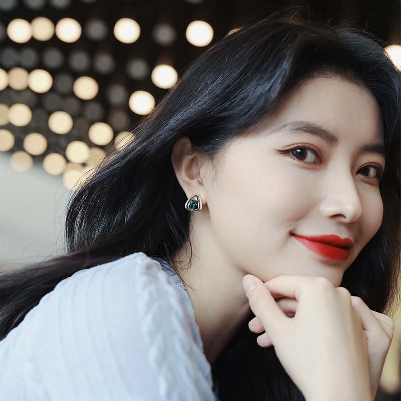 Anting Tusuk Sterling Silver 925 Desain Hati Hias Kristal / Berlian Imitasi Ala Korea Untuk Wanita
