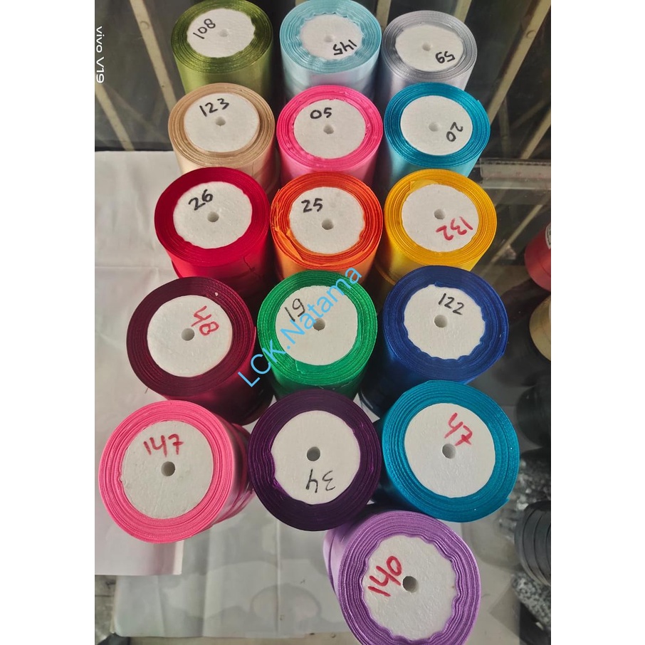 

3of 4 Pita kain 2 inch- pita satin -pita bahan - jual pe rol (1roll 20meter)