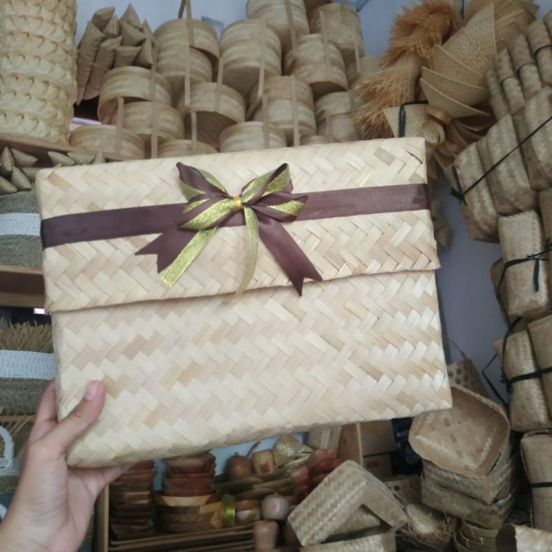 

(B238) Pouch Anyaman Bambu Pita 30cm|Handbag Kosmetik|Wadah Make Up|Tempat Smartphone|Tas Wanita
