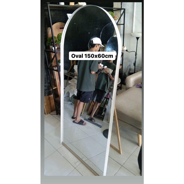 Kaca standing oval full body