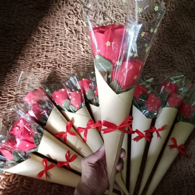 Bunga mawar / bunga flanel / mawar flanel / handbouquet mawar /bunga wisuda