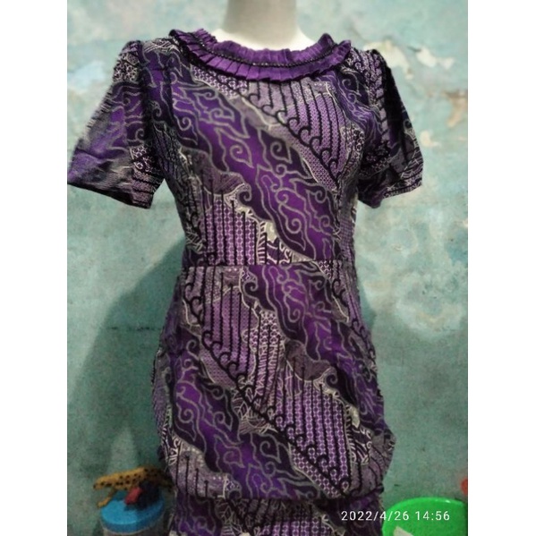 Long Tunik Batik Semi Sutra Lengan Pendek Ungu