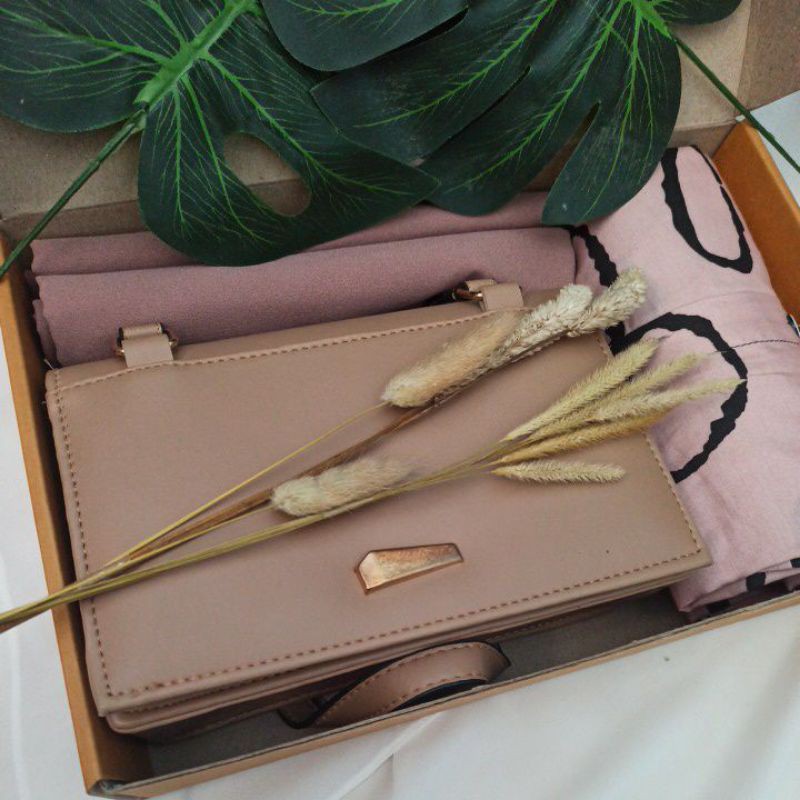 

HAMPERS BOX MURAH DAILY SET