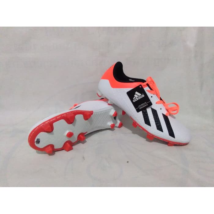 SEPATU SEPAK BOLA ADIDAS