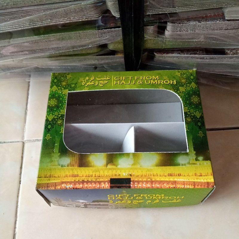 

Dus Paket Oleh Oleh Haji dan Umroh 3 ruang/Dus kosong oleh oleh haji umroh