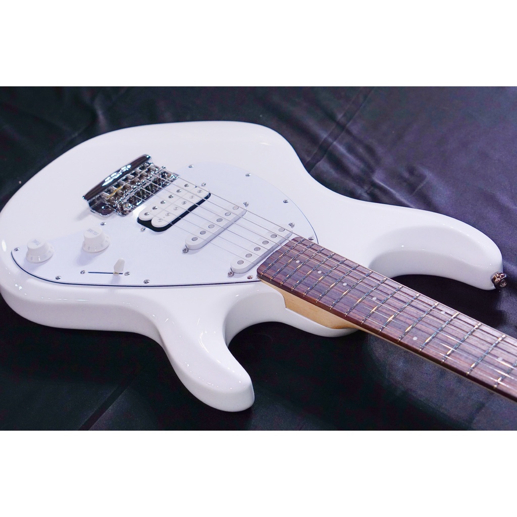 Ernie Ball Music man Silhouette Special HSS Trem - White - Rosewood Matching Headstock - White G99121