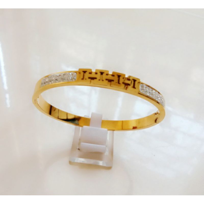 gelang titanium wanita-cantik stainlees stell