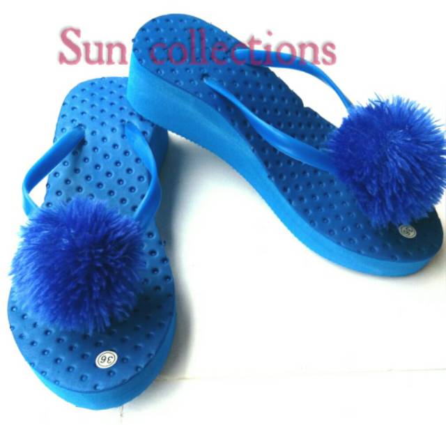 Wedges wanita pompom / Wedges pompom embos