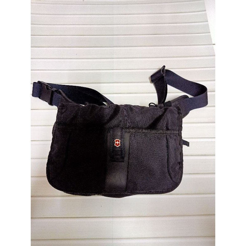 victorinox slingbag second