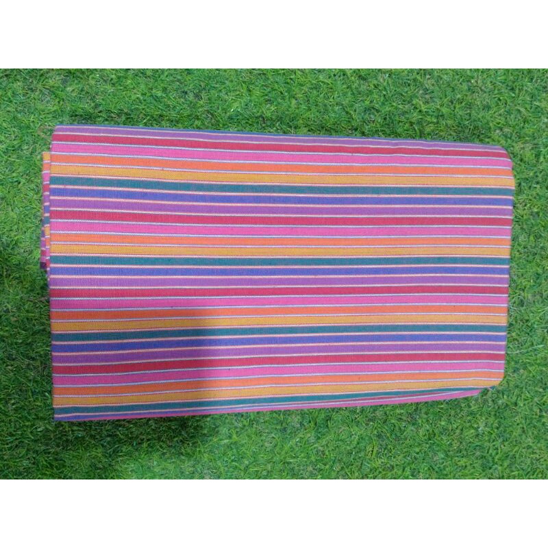 KAIN TENUN LURIK JAWA TENGAH WARNA PELANGI CERAH