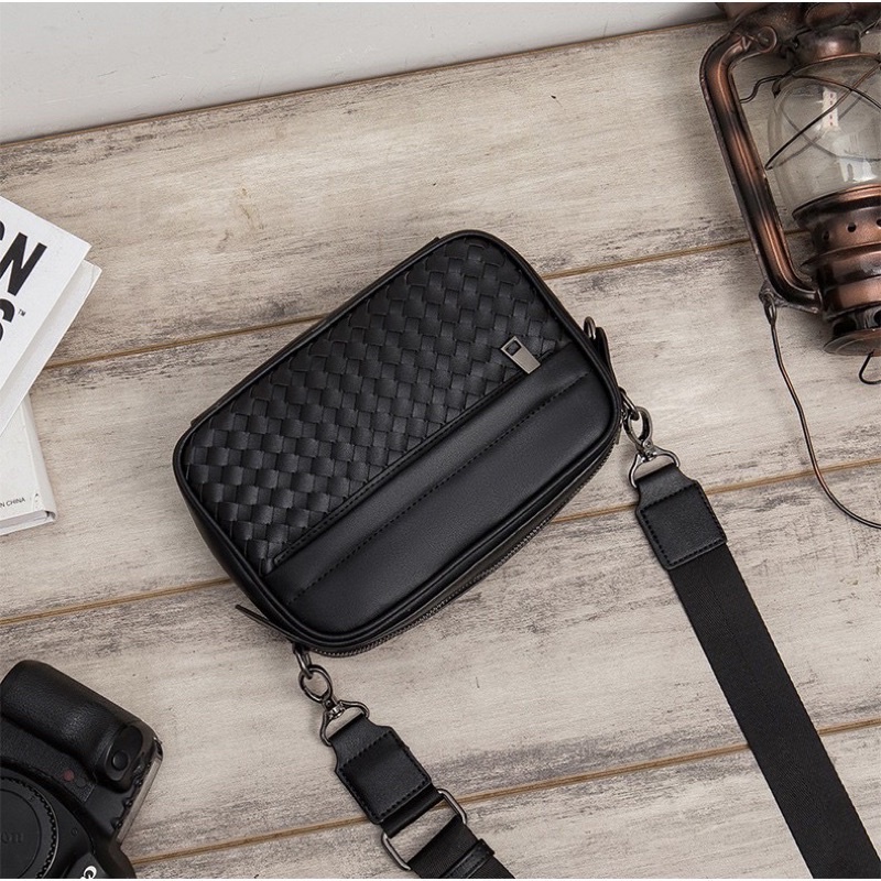 Tas selempang pria original import model anyam bahan tebal dan awet high quality produk - MB1186