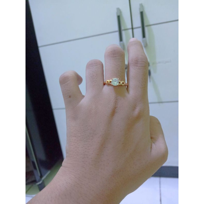 Cincin wanita mata satu gold 18k