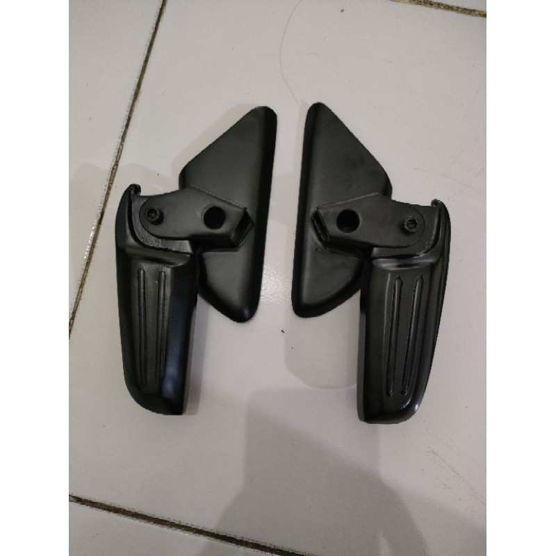 Aksesoris Foot Step/Pijakan Kaki Boncengan Buat Vespa Primavera,New Sprint,Lx dan S