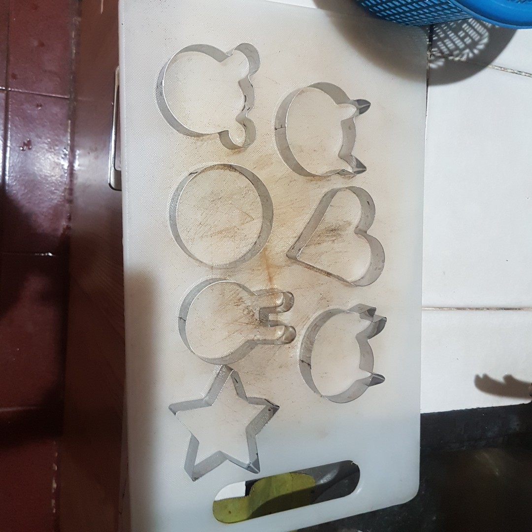 Cetakan Donat Karakter Tanpa Pegangan.