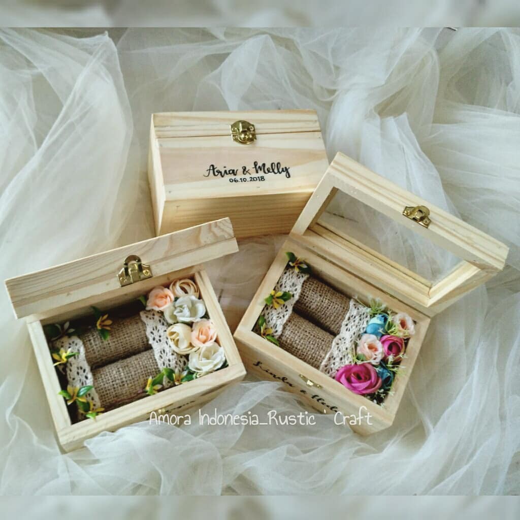 Tempat Cincin (Seri Peti Kaca)